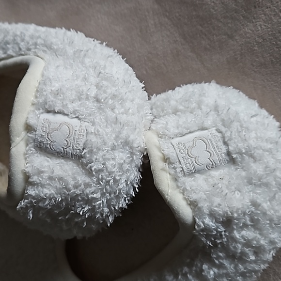 NEW World's Softest Women's Cozy Slippers Womens Medium Cream Non-Slip Soft - Picture 3 of 8